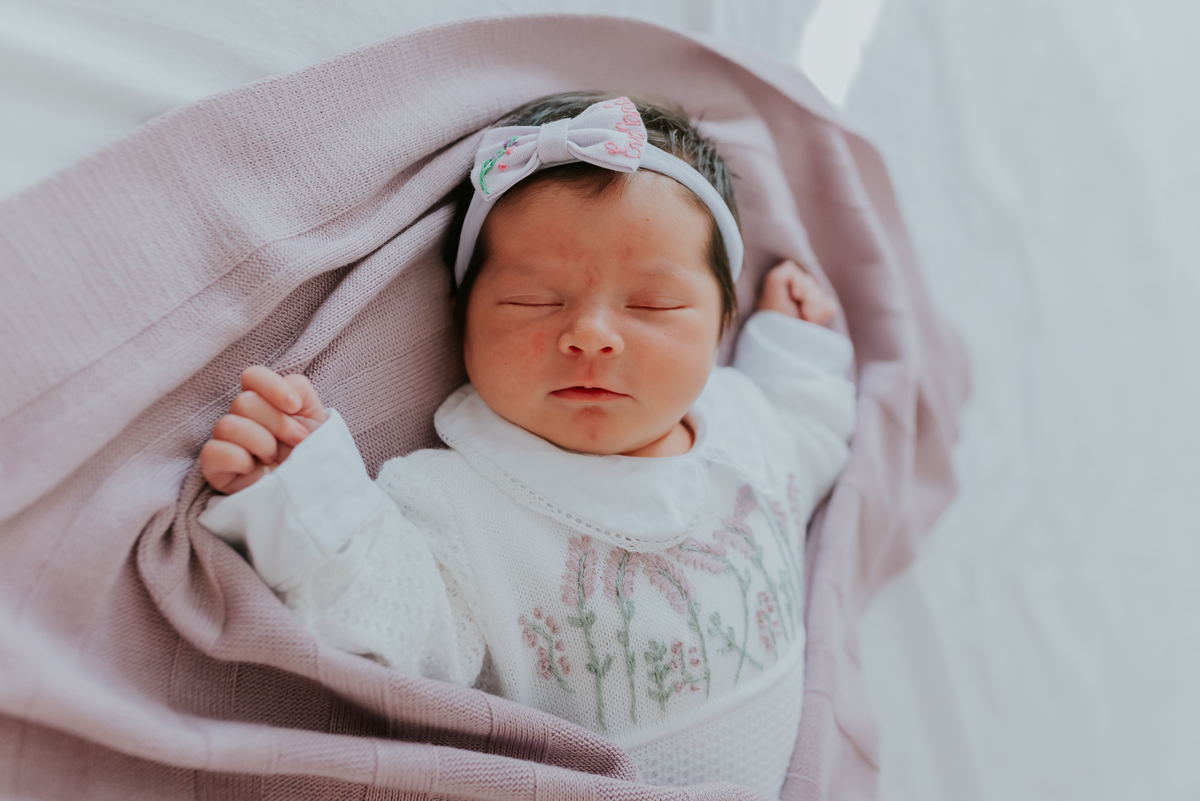 fotografia ensaio familia fotografa rio de janeiro em casa acompanhamento bebe 5 dias eva maria 