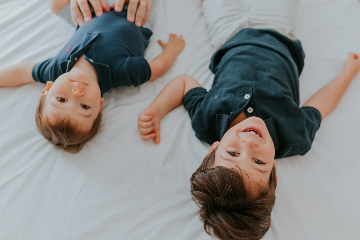 fotografia ensaio familia fotografa rio de janeiro em casa acompanhamento bebe 5 dias eva maria 