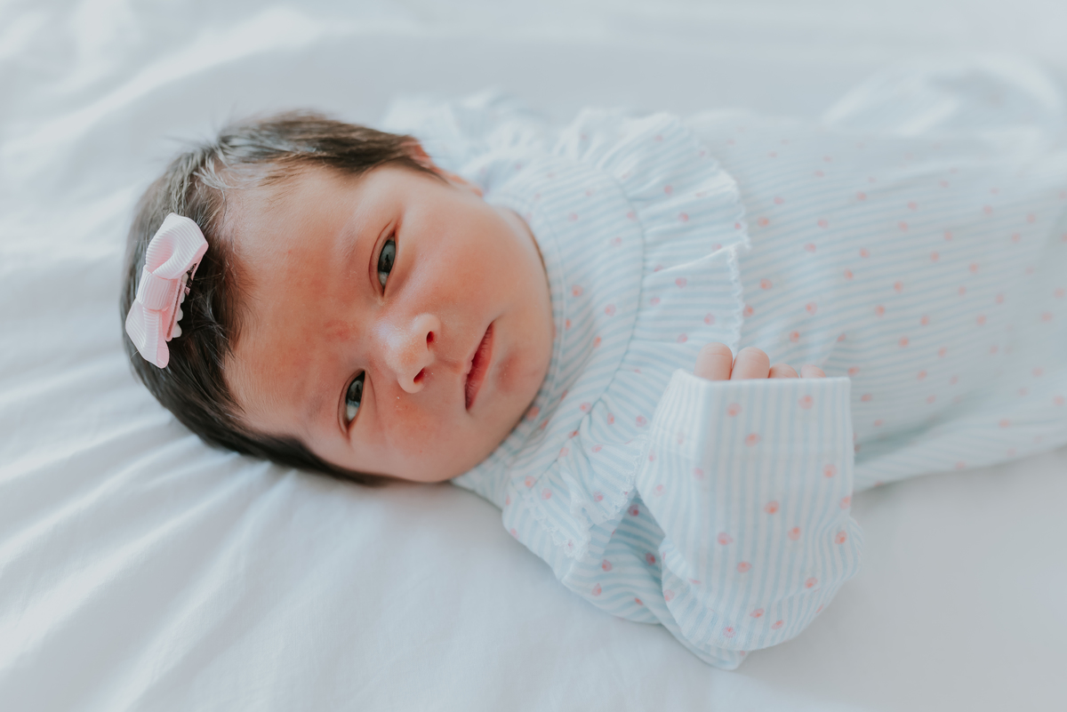 fotografia ensaio familia fotografa rio de janeiro em casa acompanhamento bebe 5 dias eva maria 