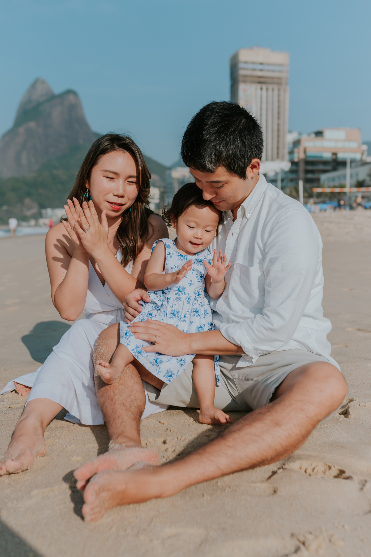 fotografia ensaio sessão familia rio de Janeiro fotografa praia externo Leblon maya japonesa