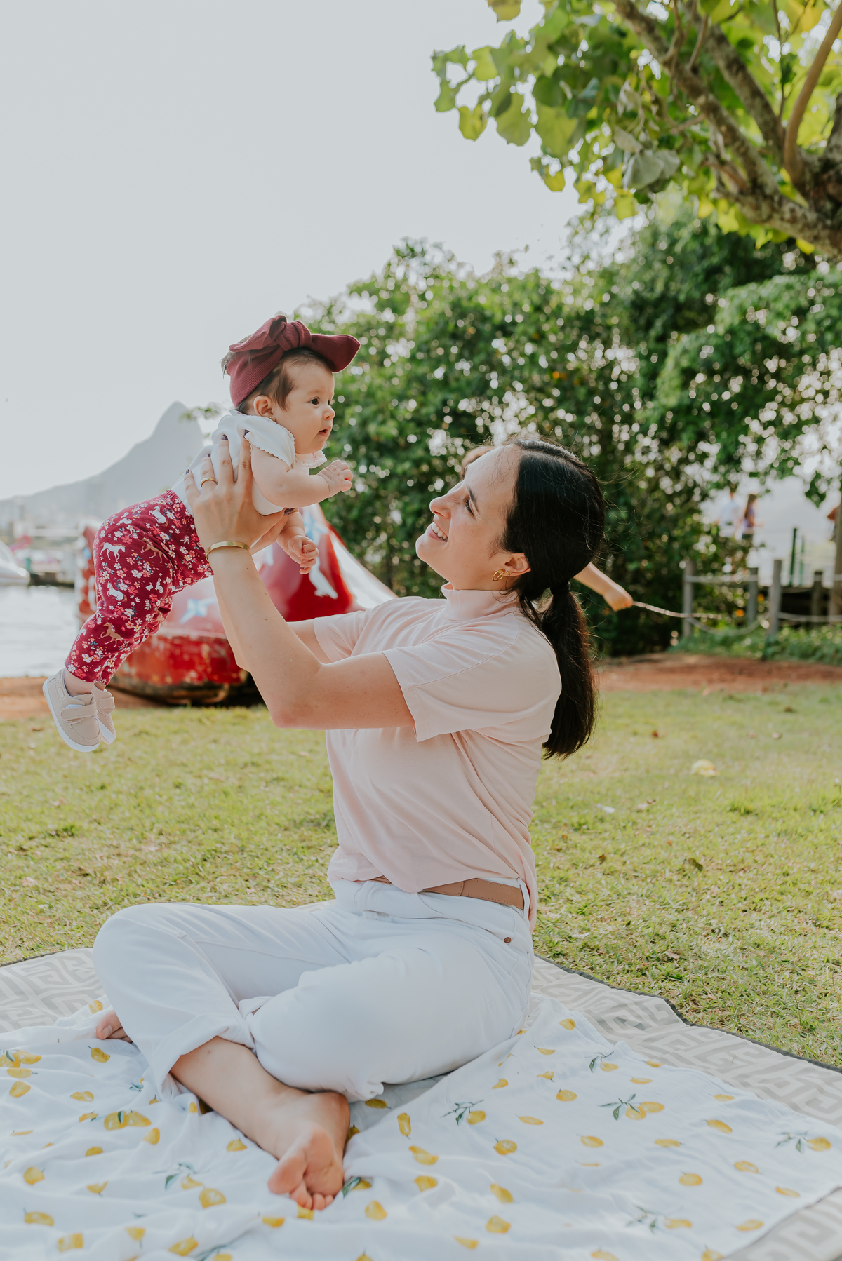 fotografia ensaio familia bebe acompanhamento trimestral eva Maria lagoa Rodrigo de Freitas Rio de Janeiro fotografa sessão externa natureza 