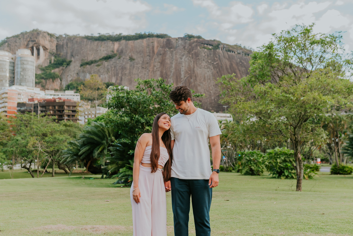 fotografia ensaio de casal externo lagoa rodrigo de freitas Rio de Janeiro fotografa sessão pedido namoro 