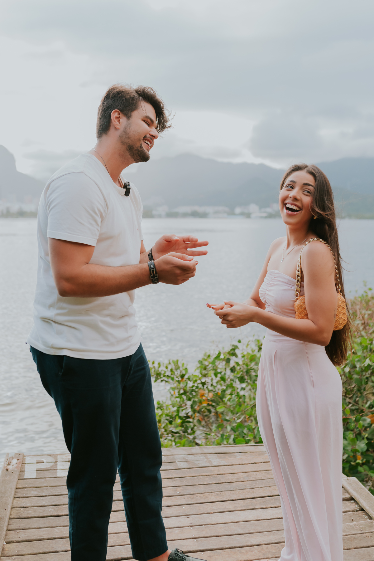 fotografia ensaio de casal externo lagoa rodrigo de freitas Rio de Janeiro fotografa sessão pedido namoro 