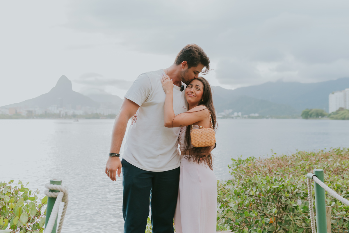 fotografia ensaio de casal externo lagoa rodrigo de freitas Rio de Janeiro fotografa sessão pedido namoro 