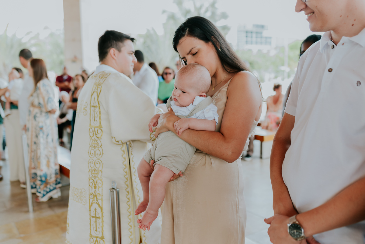 fotografia batizado batismo Davi fotografa familia Santuário de Nossa Senhora de Fátima - Rio de Janeiro - recreio dos bandeirantes 