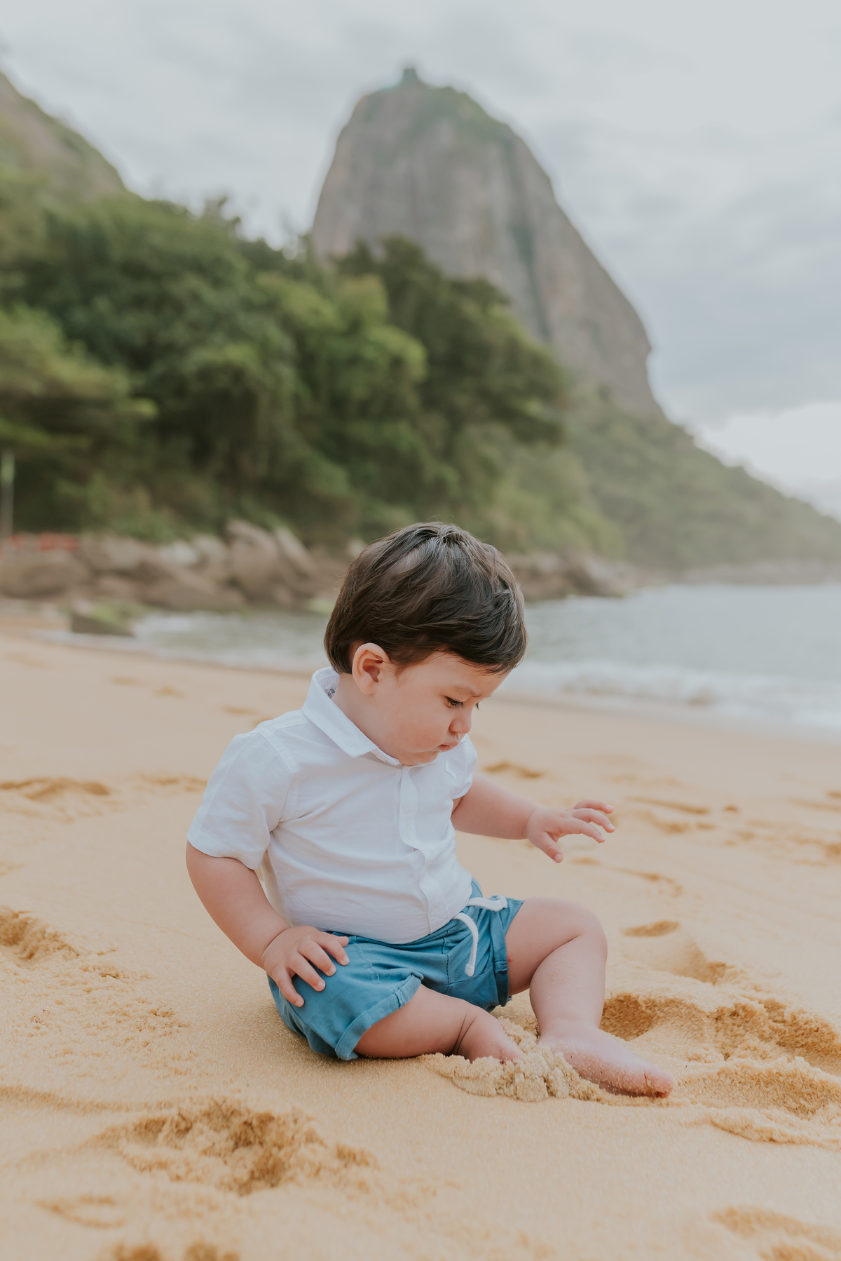 fotografia ensaio externo praia vermelha urca familia Rio de Janeiro Levi fotografa bruna Guerson 