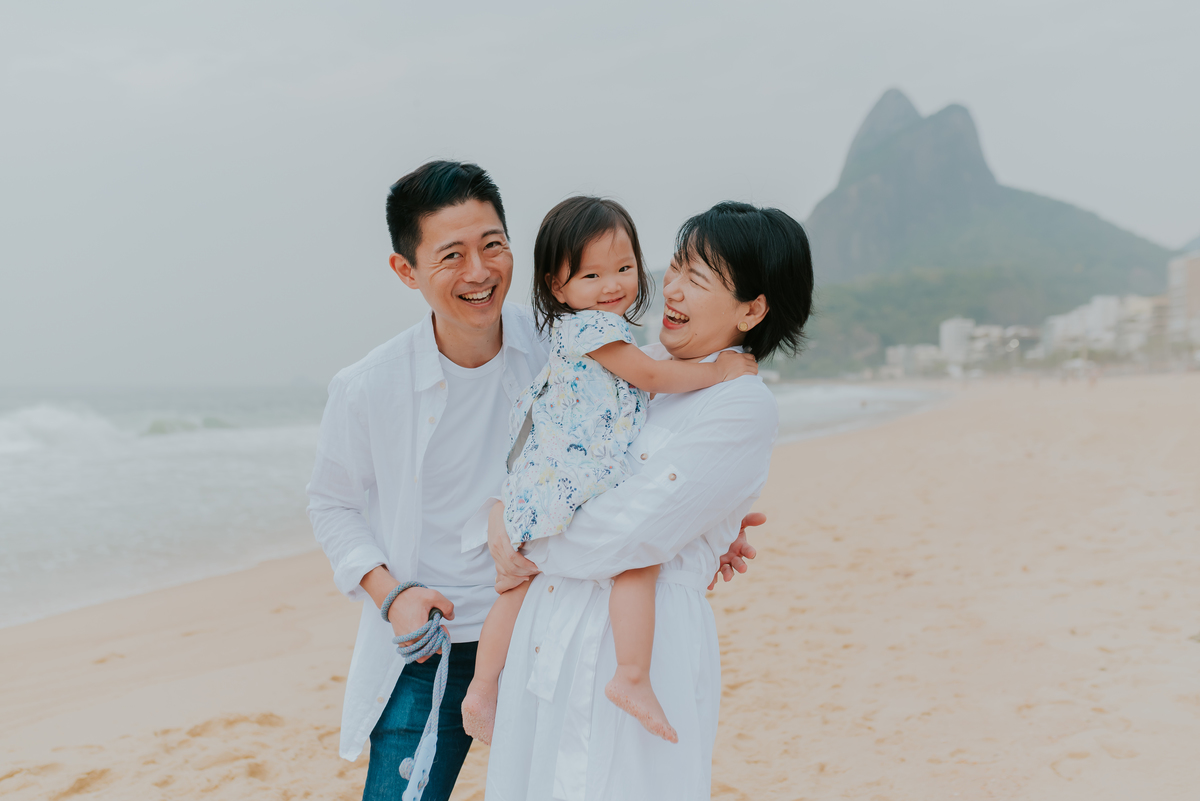 fotografia ensaio família externo praia do Leblon Rio de Janeiro fotografa familia bruna Guerson 