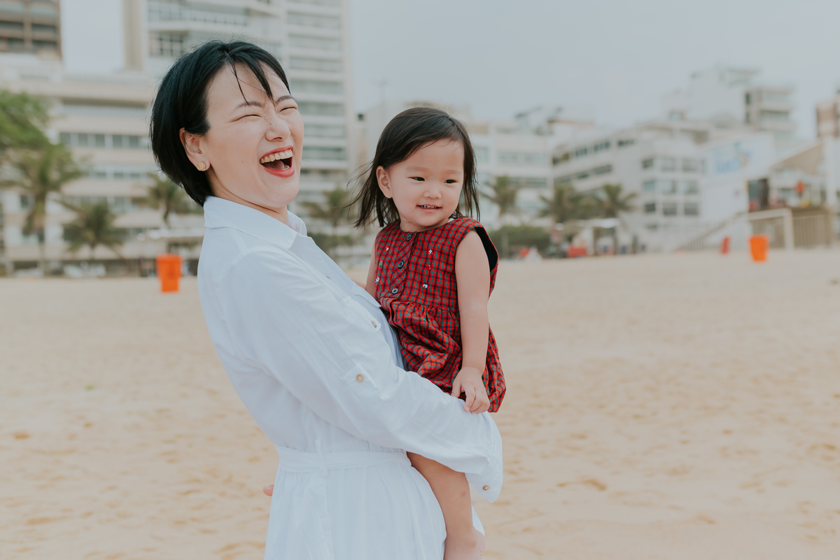 fotografia ensaio família externo praia do Leblon Rio de Janeiro fotografa familia bruna Guerson 