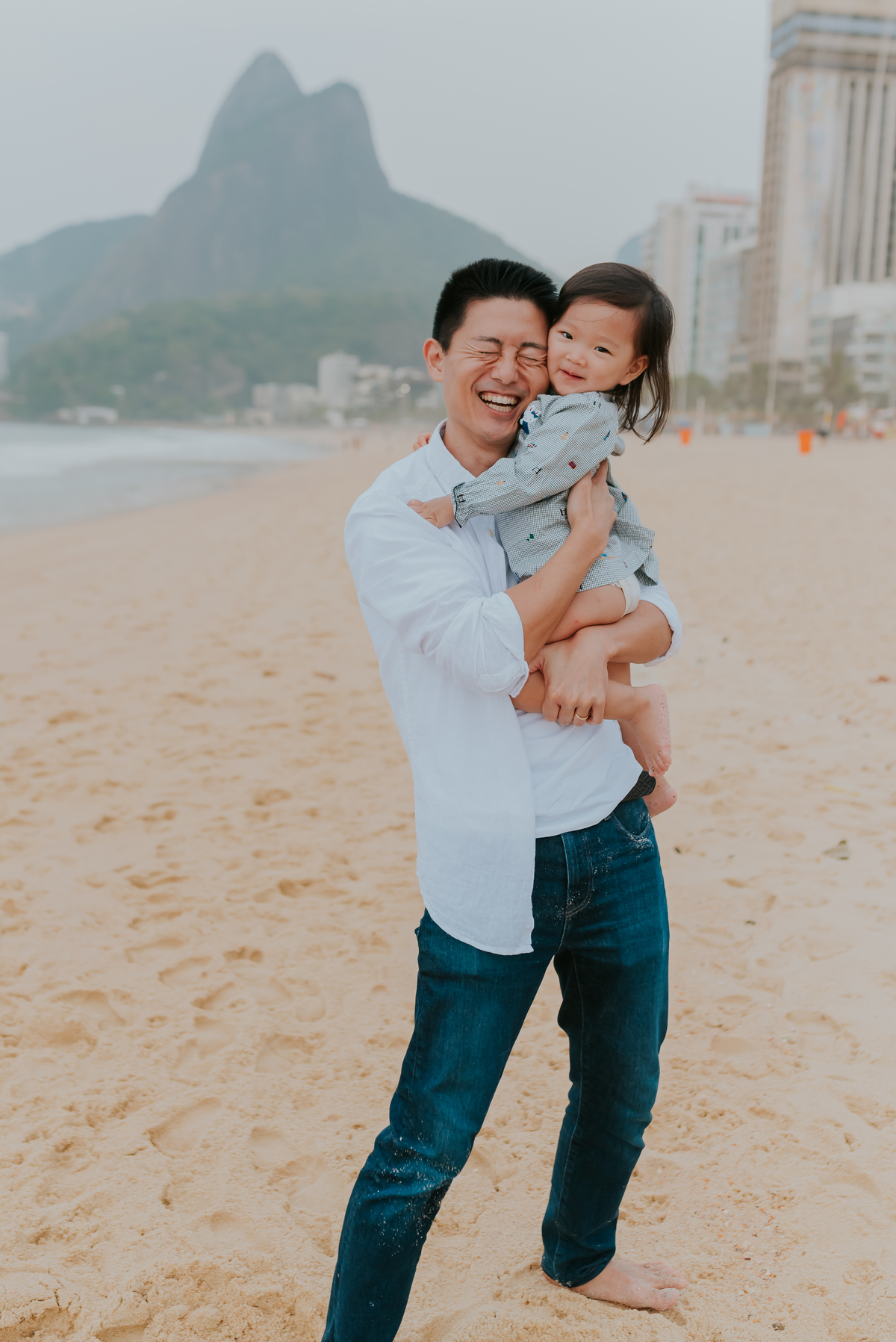 fotografia ensaio família externo praia do Leblon Rio de Janeiro fotografa familia bruna Guerson 
