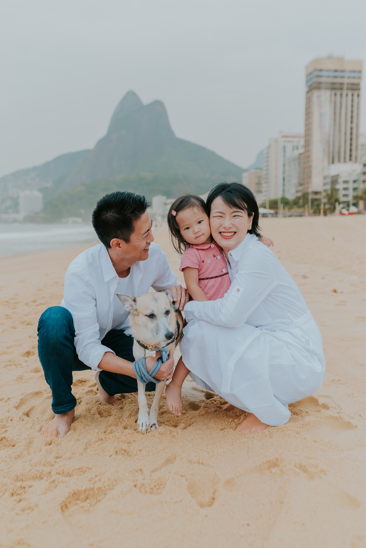fotografia ensaio família externo praia do Leblon Rio de Janeiro fotografa familia bruna Guerson 