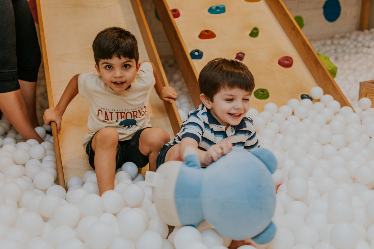 fotografia festa infantil fotografa familia rio de janeiro Tijuca 1 ano Manuela 3 anos Miguel 