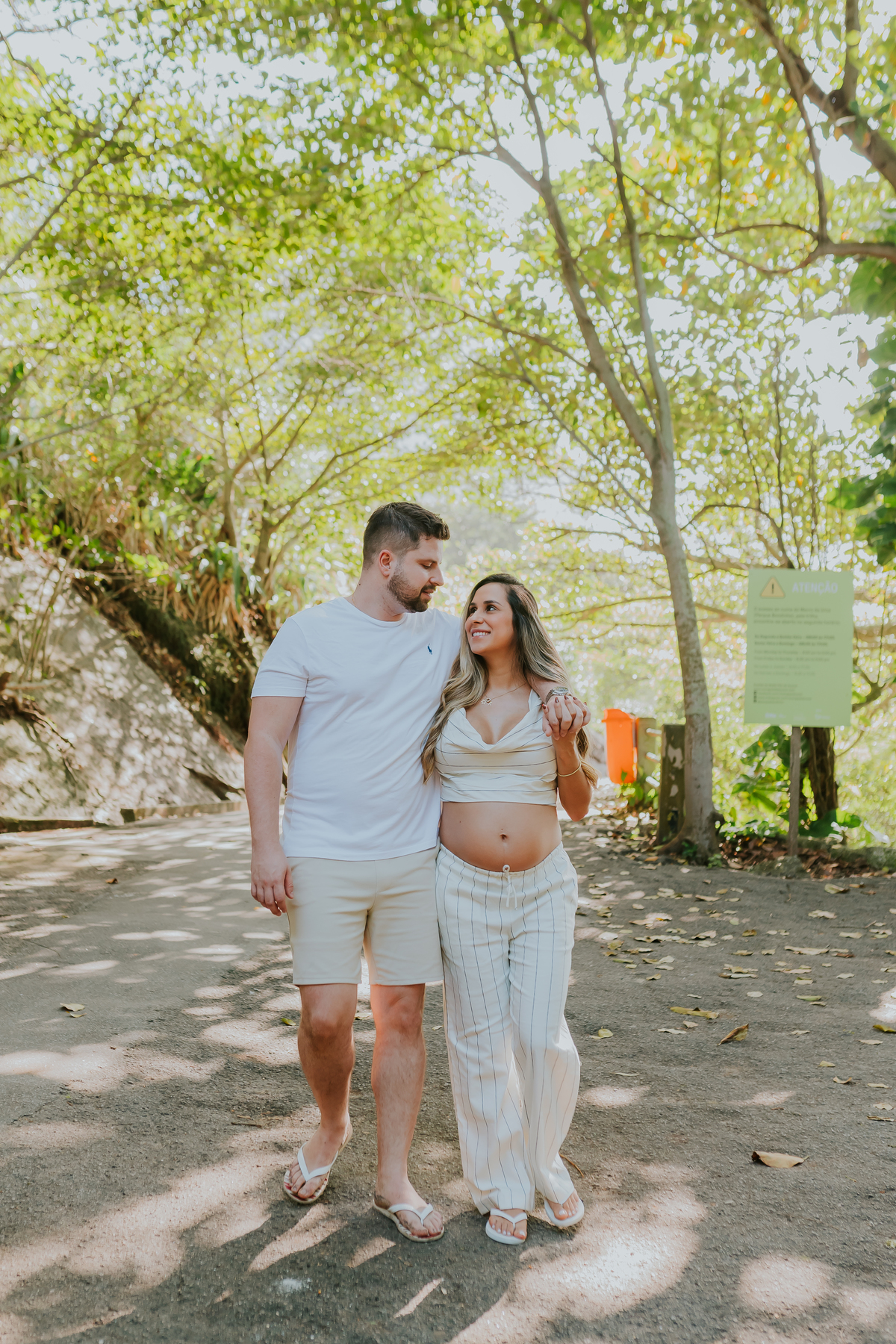 fotografia ensaio externo gestante fotografa familia rio e Janeiro praia vermelha urca a espera do Benicio bruna Guerson 