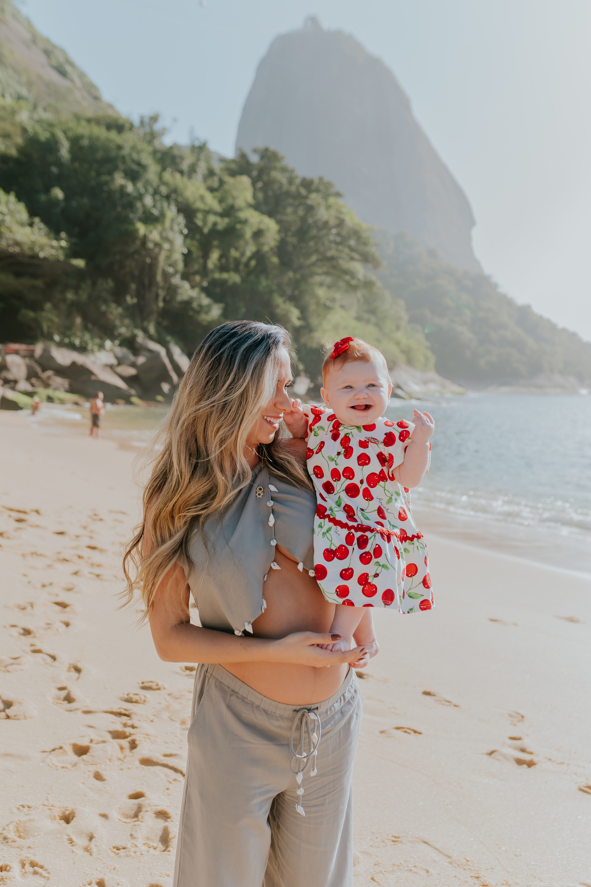 fotografia ensaio externo gestante fotografa familia rio e Janeiro praia vermelha urca a espera do Benicio bruna Guerson 