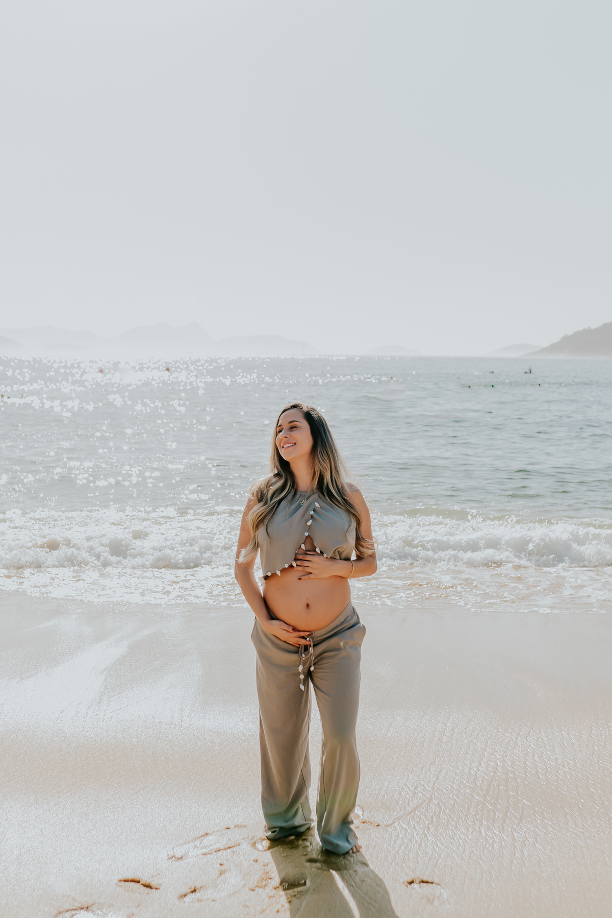 fotografia ensaio externo gestante fotografa familia rio e Janeiro praia vermelha urca a espera do Benicio bruna Guerson 