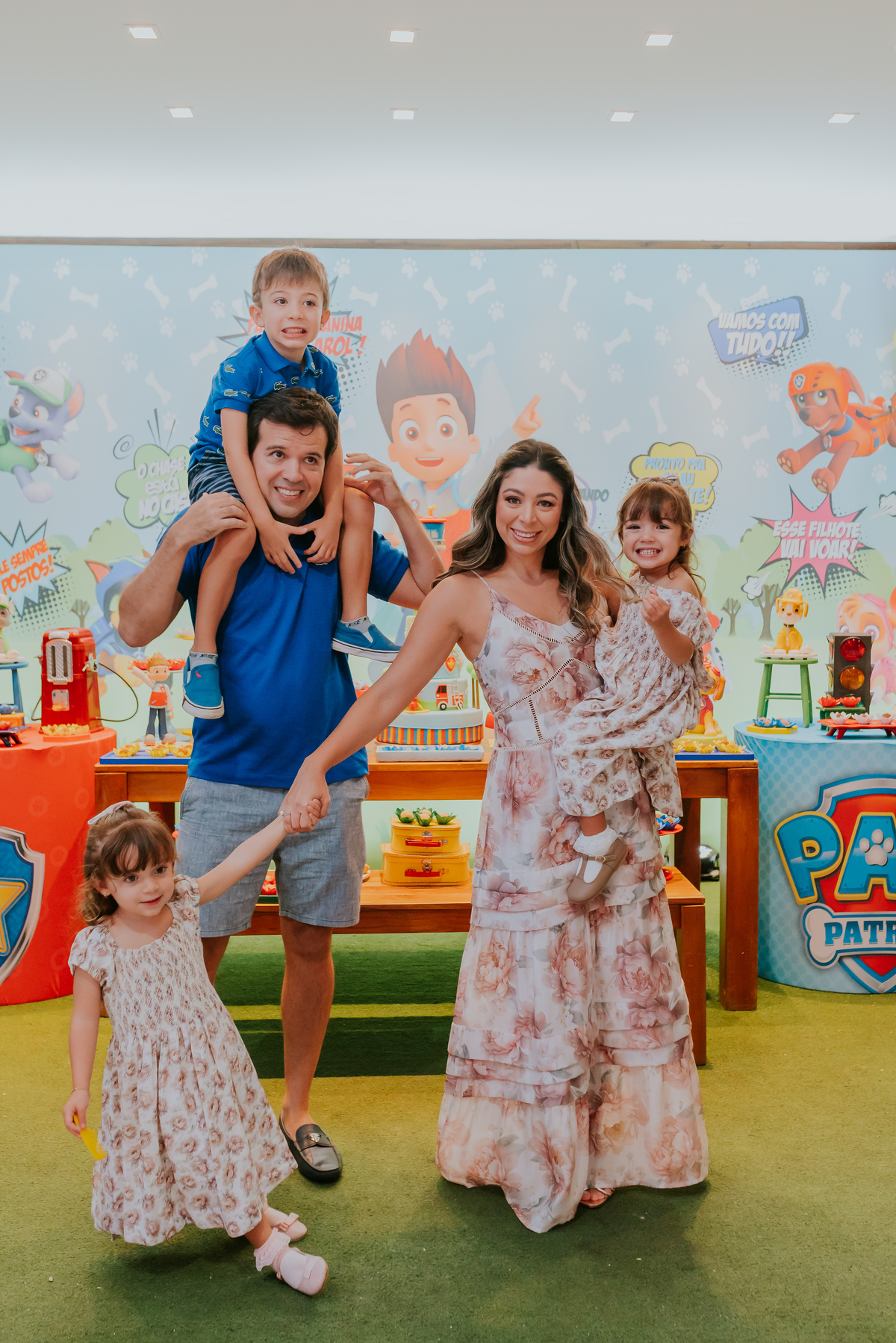 fotografia festa infantil folia encantada Rio de Janeiro barra da Tijuca fotografa de familia 3 irmaos