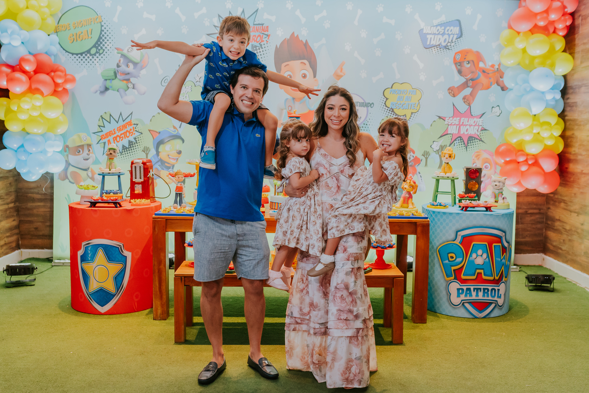 fotografia festa infantil folia encantada Rio de Janeiro barra da Tijuca fotografa de familia 3 irmaos