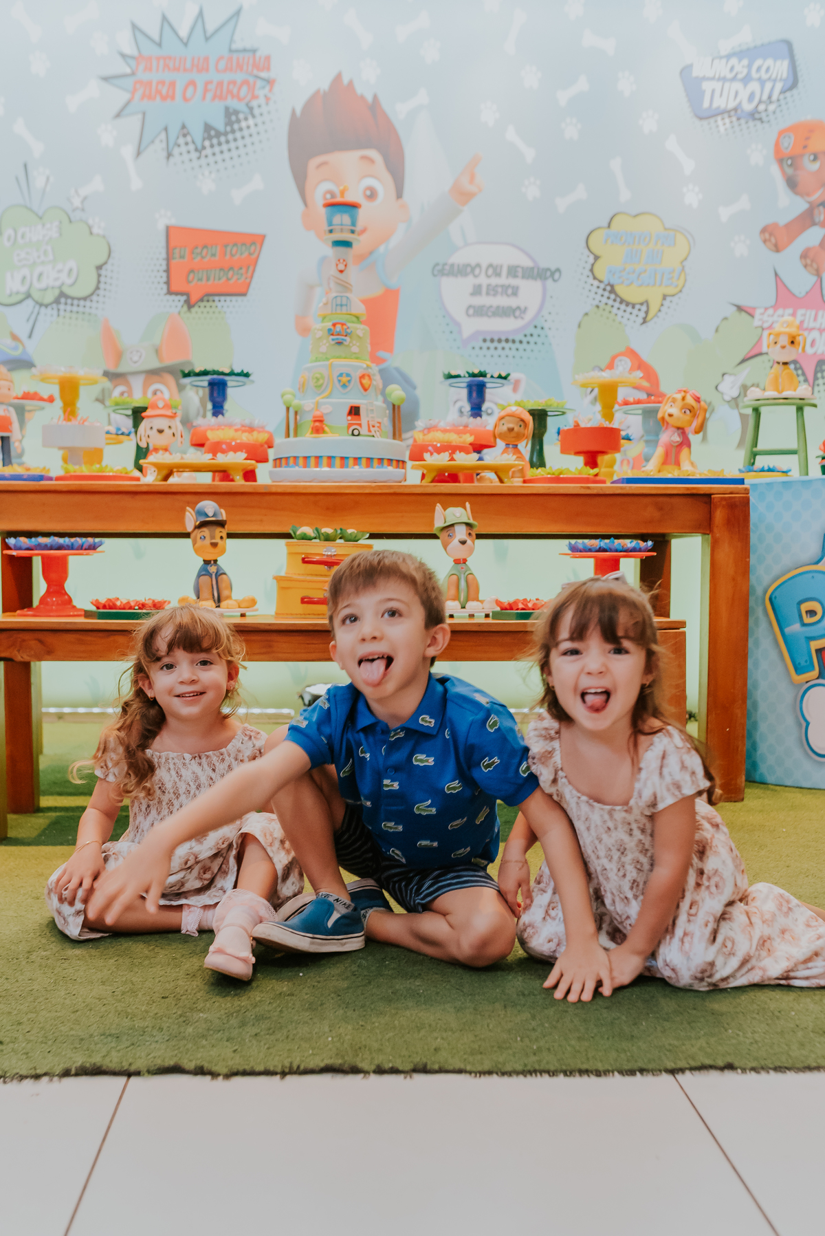 fotografia festa infantil folia encantada Rio de Janeiro barra da Tijuca fotografa de familia 3 irmaos