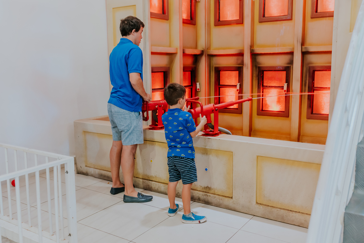 fotografia festa infantil folia encantada Rio de Janeiro barra da Tijuca fotografa de familia 3 irmaos