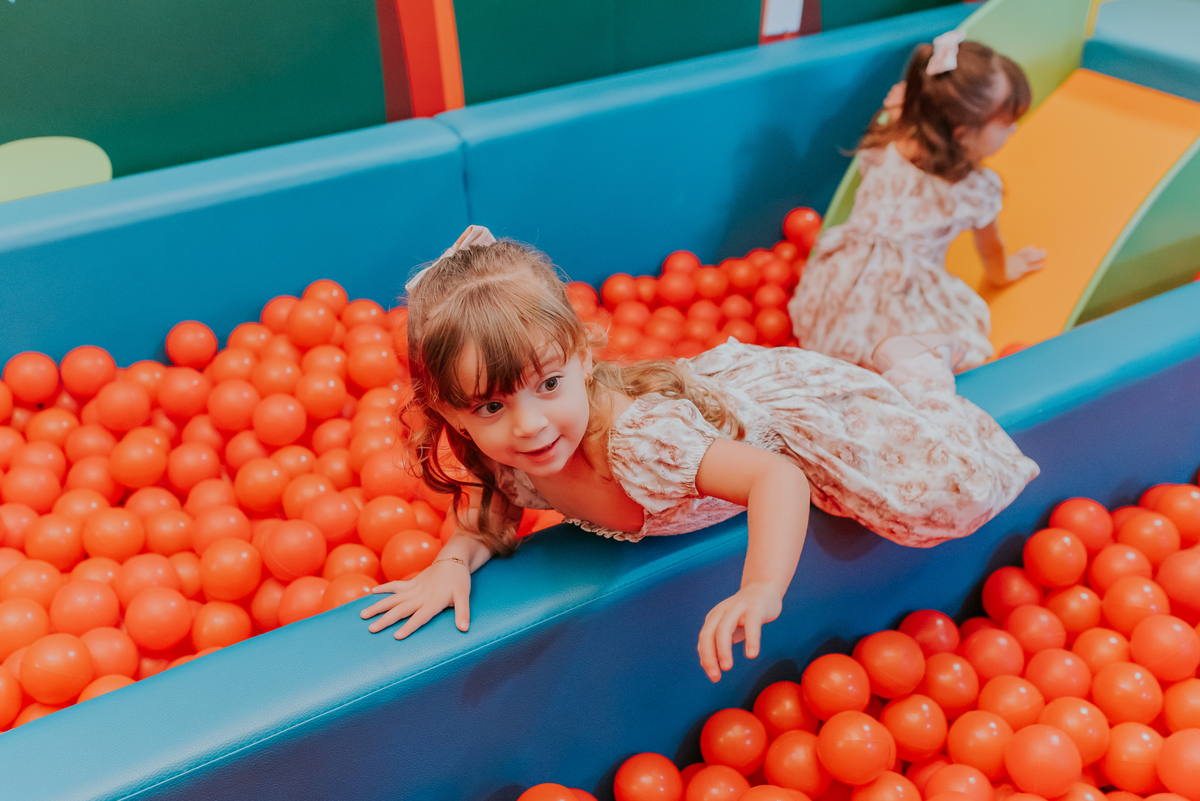fotografia festa infantil folia encantada Rio de Janeiro barra da Tijuca fotografa de familia 3 irmaos