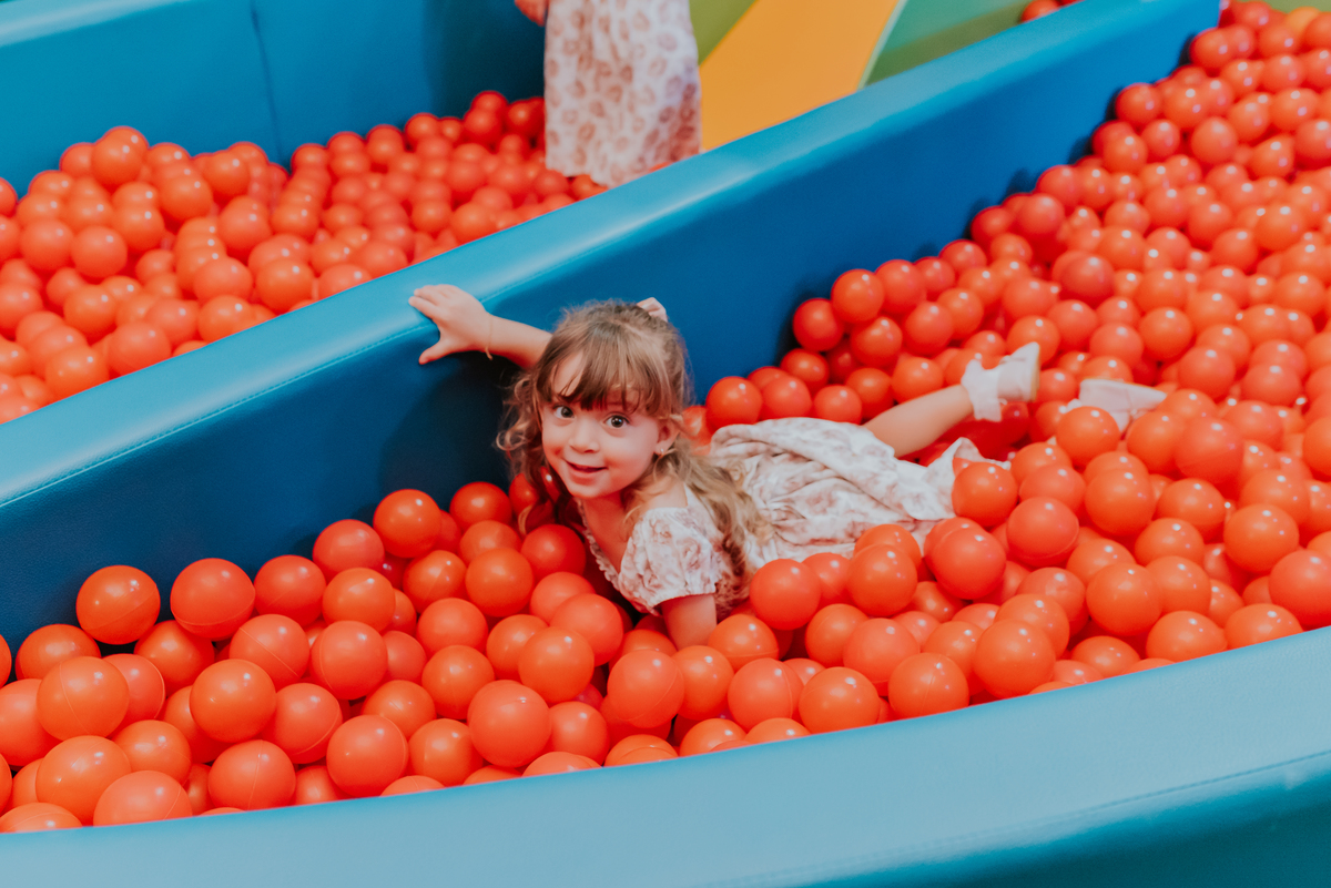 fotografia festa infantil folia encantada Rio de Janeiro barra da Tijuca fotografa de familia 3 irmaos