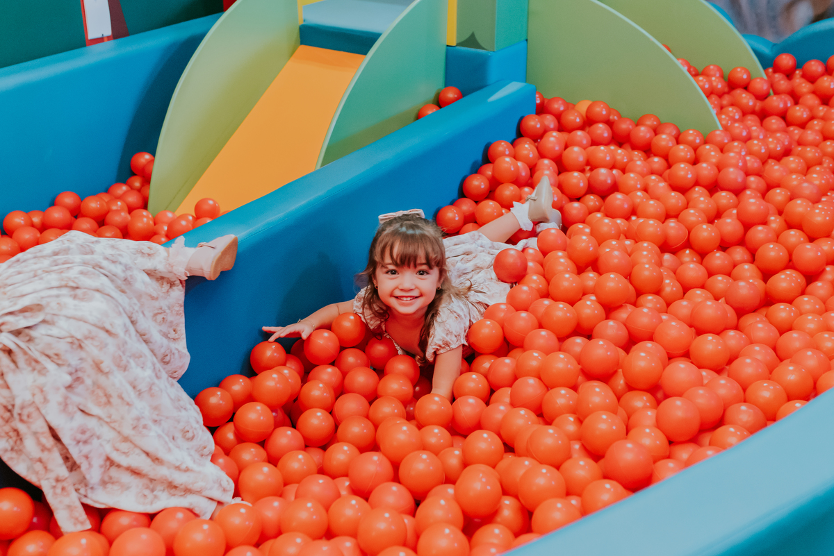 fotografia festa infantil folia encantada Rio de Janeiro barra da Tijuca fotografa de familia 3 irmaos