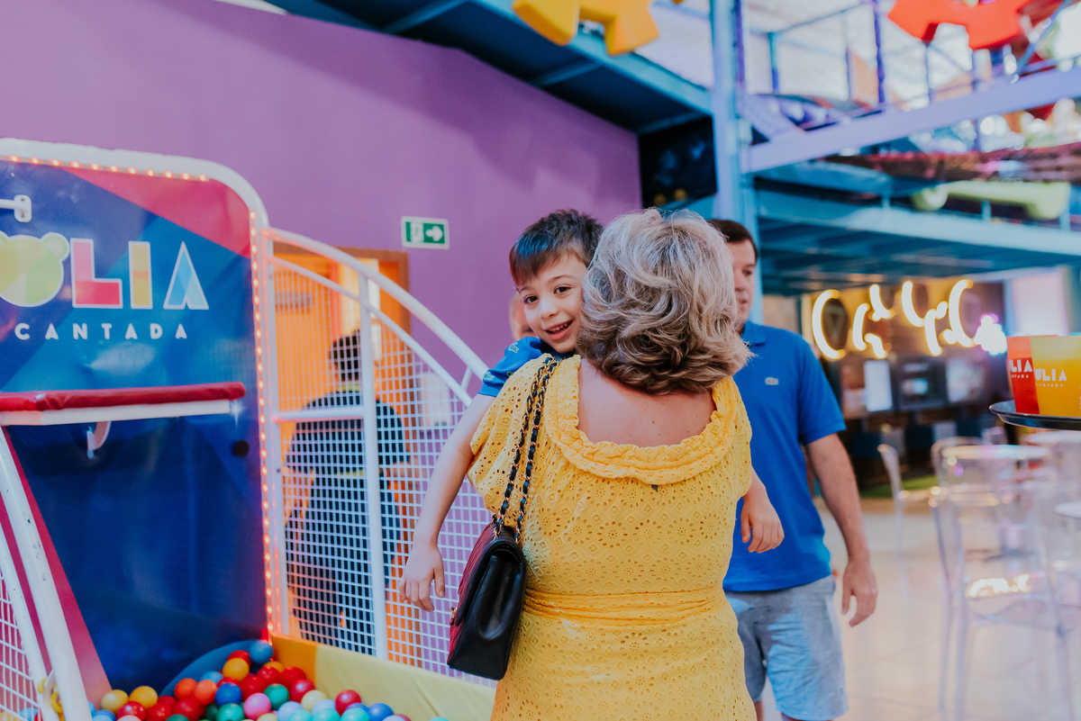 fotografia festa infantil folia encantada Rio de Janeiro barra da Tijuca fotografa de familia 3 irmaos