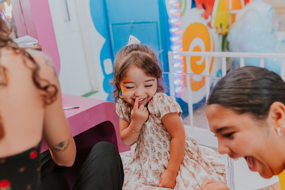 fotografia festa infantil folia encantada Rio de Janeiro barra da Tijuca fotografa de familia 3 irmaos