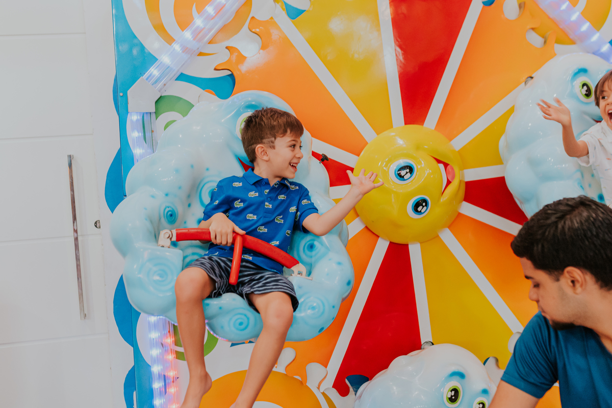 fotografia festa infantil folia encantada Rio de Janeiro barra da Tijuca fotografa de familia 3 irmaos