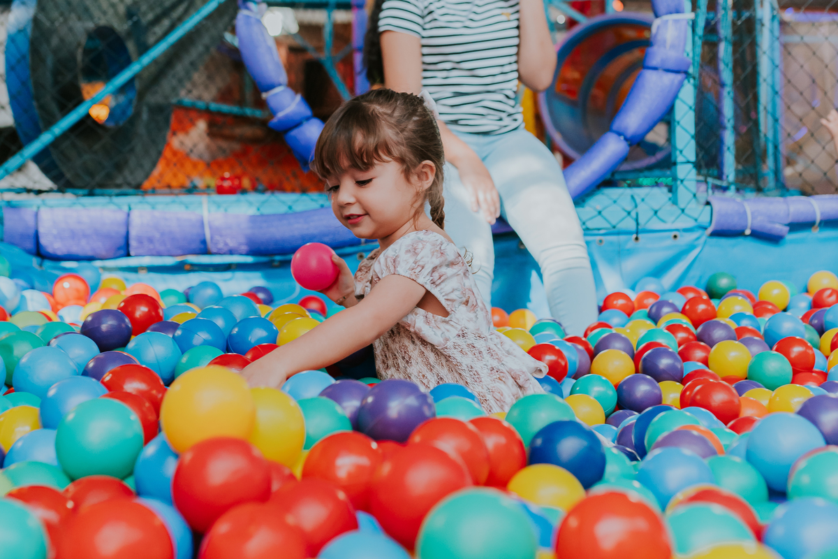 fotografia festa infantil folia encantada Rio de Janeiro barra da Tijuca fotografa de familia 3 irmaos