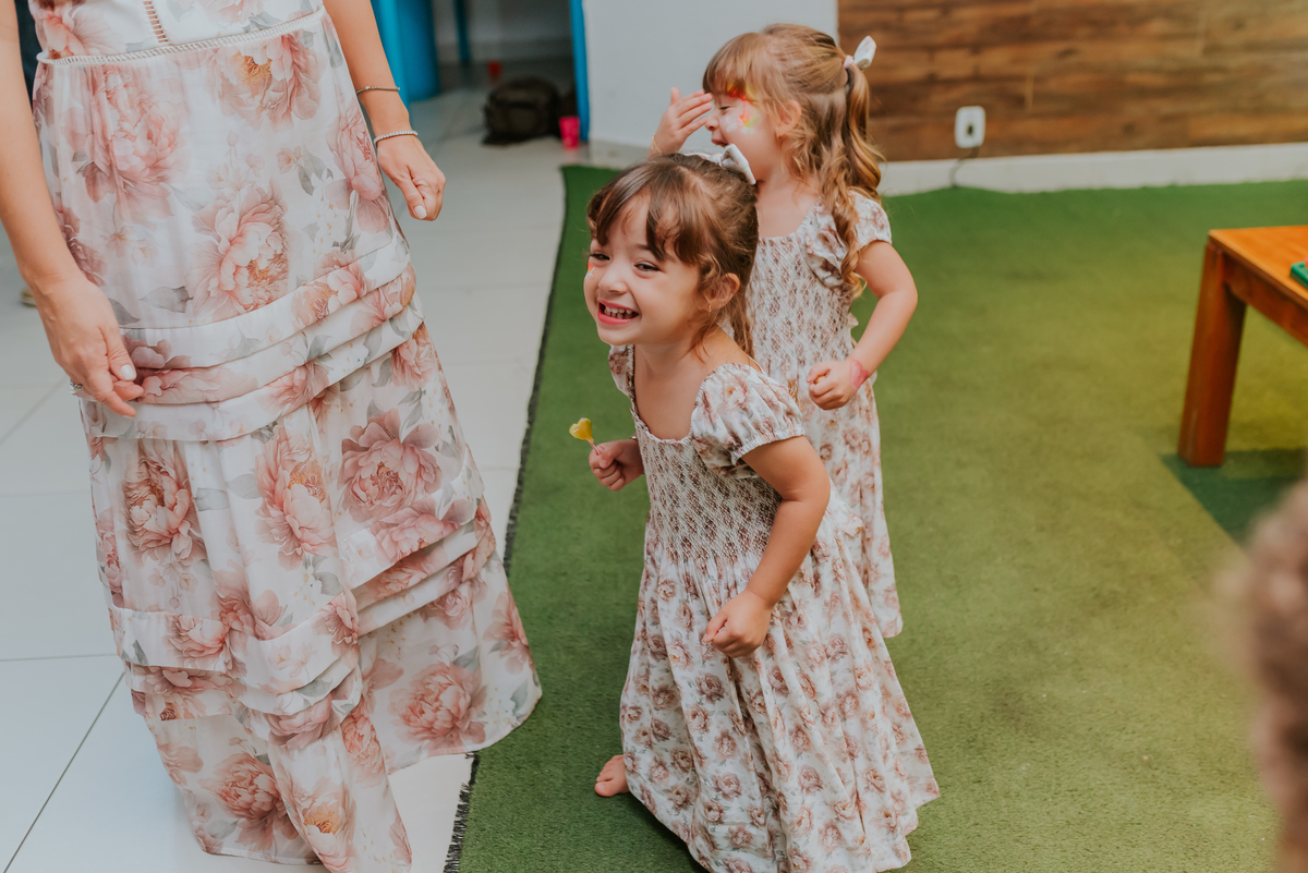 fotografia festa infantil folia encantada Rio de Janeiro barra da Tijuca fotografa de familia 3 irmaos