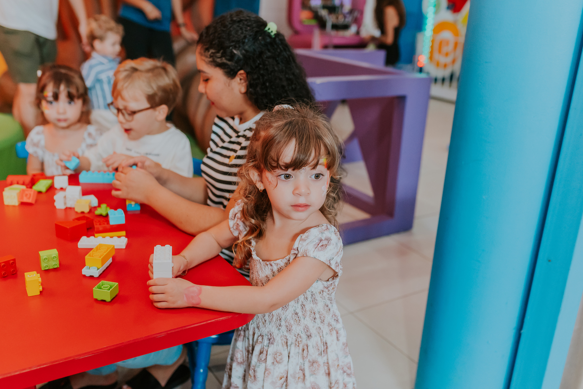 fotografia festa infantil folia encantada Rio de Janeiro barra da Tijuca fotografa de familia 3 irmaos
