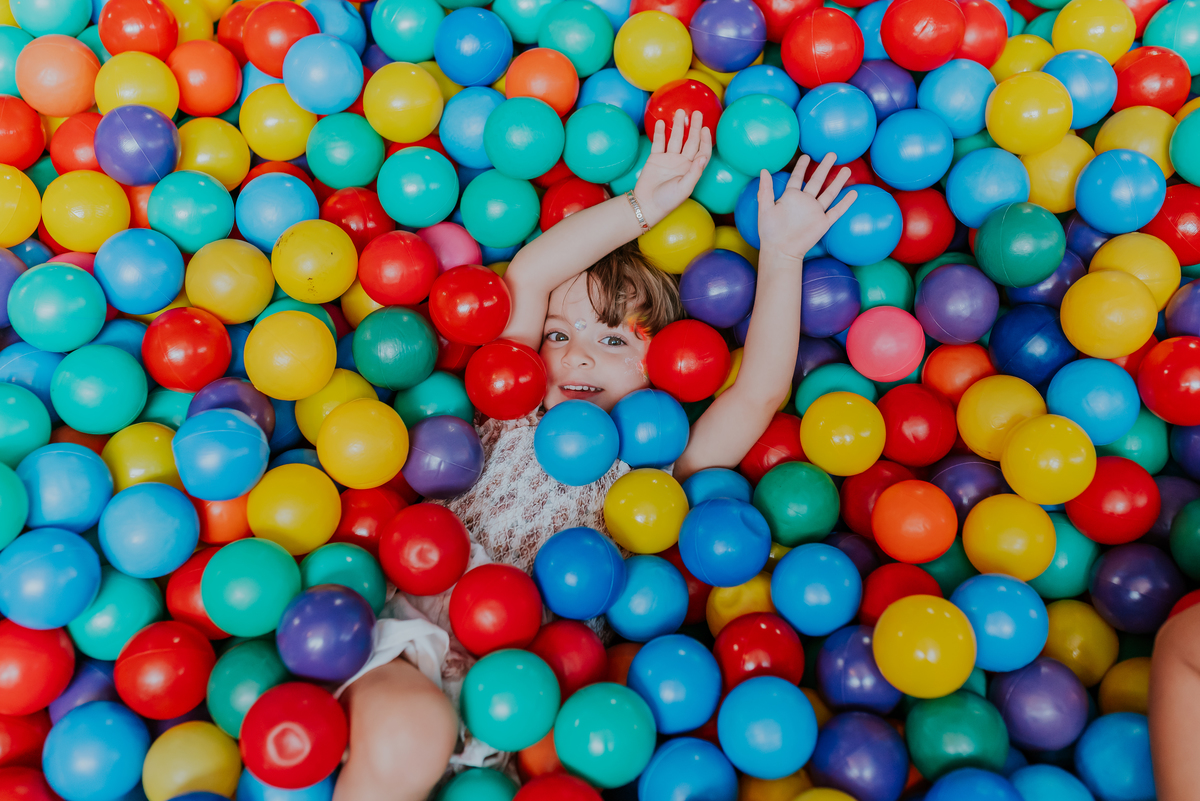 fotografia festa infantil folia encantada Rio de Janeiro barra da Tijuca fotografa de familia 3 irmaos