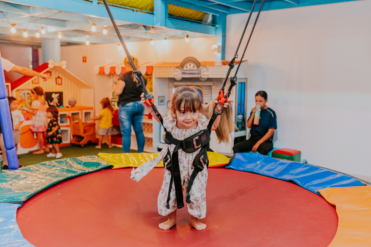 fotografia festa infantil folia encantada Rio de Janeiro barra da Tijuca fotografa de familia 3 irmaos