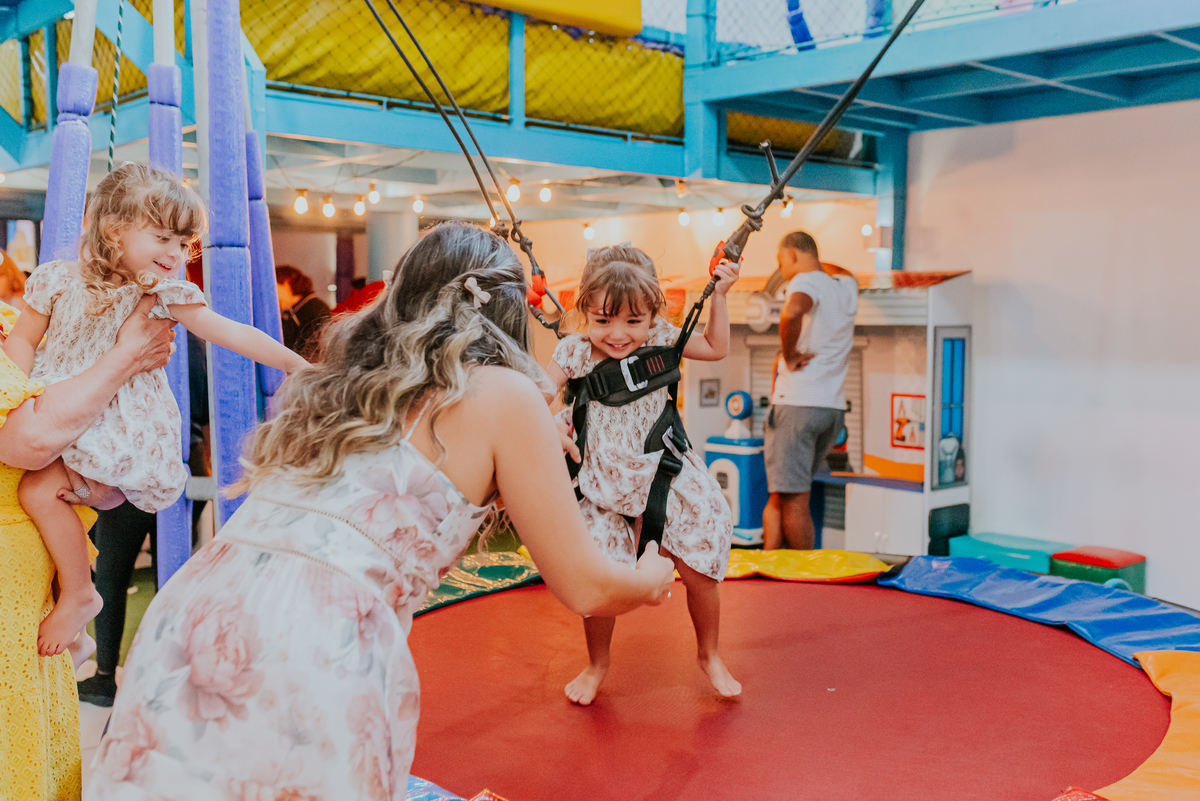 fotografia festa infantil folia encantada Rio de Janeiro barra da Tijuca fotografa de familia 3 irmaos