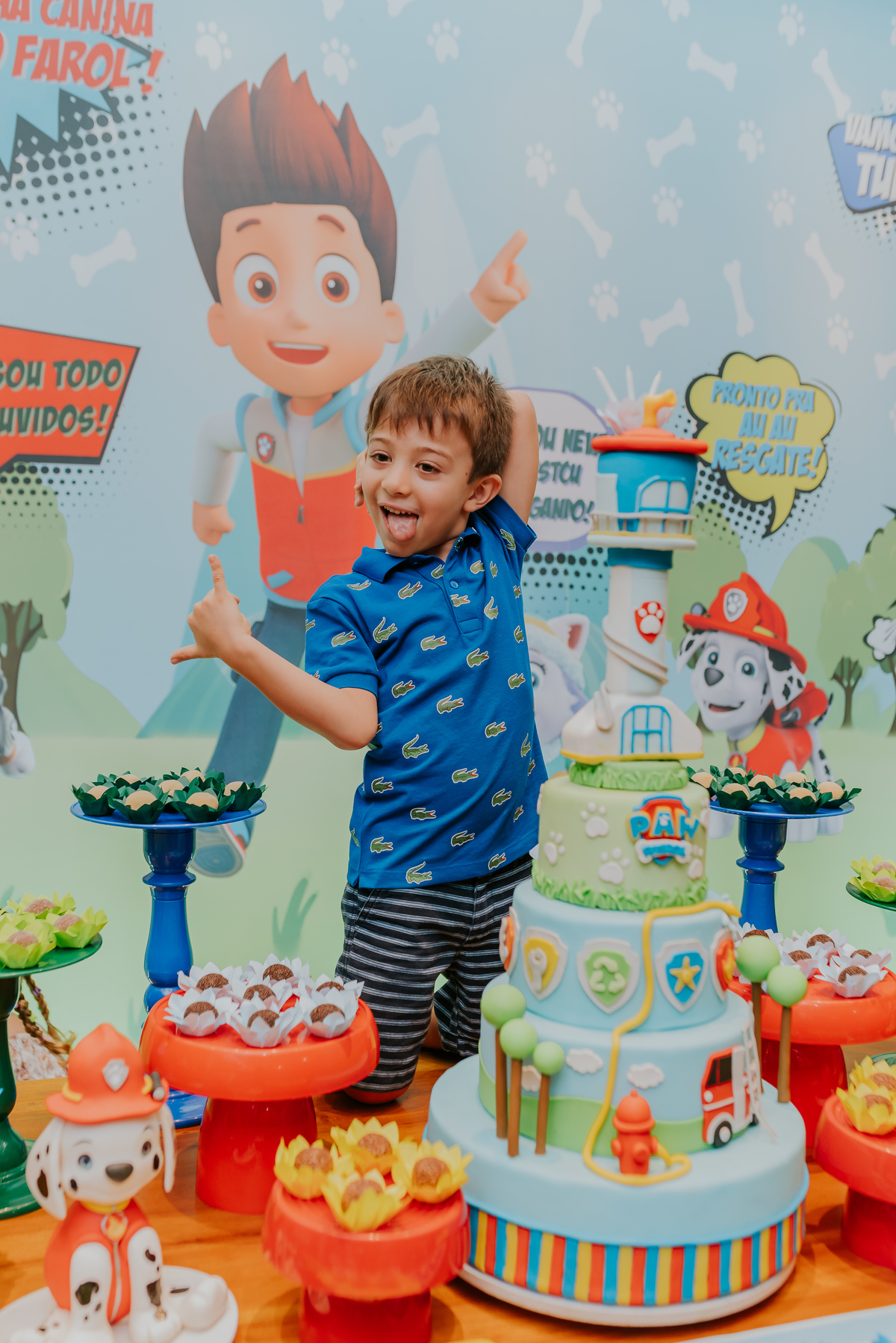 fotografia festa infantil folia encantada Rio de Janeiro barra da Tijuca fotografa de familia 3 irmaos