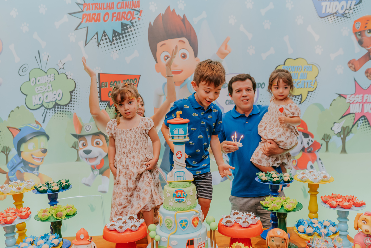 fotografia festa infantil folia encantada Rio de Janeiro barra da Tijuca fotografa de familia 3 irmaos