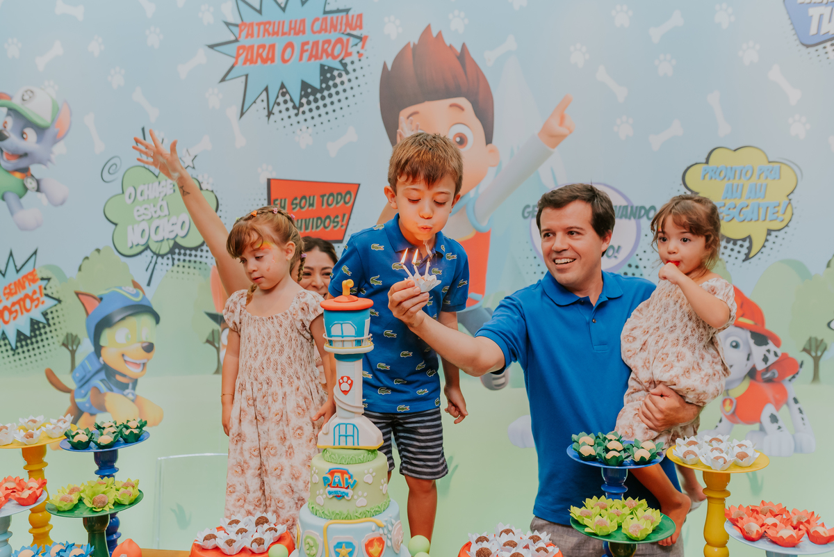 fotografia festa infantil folia encantada Rio de Janeiro barra da Tijuca fotografa de familia 3 irmaos