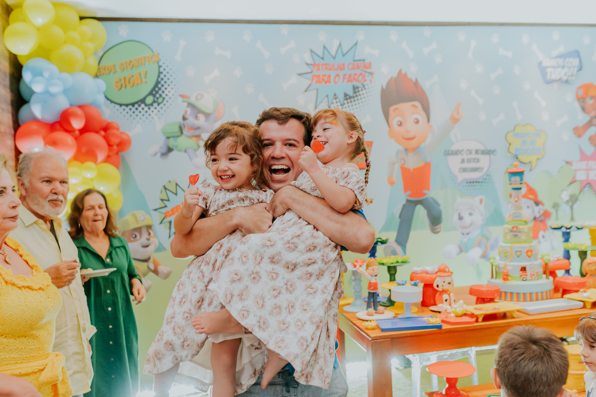 fotografia festa infantil folia encantada Rio de Janeiro barra da Tijuca fotografa de familia 3 irmaos