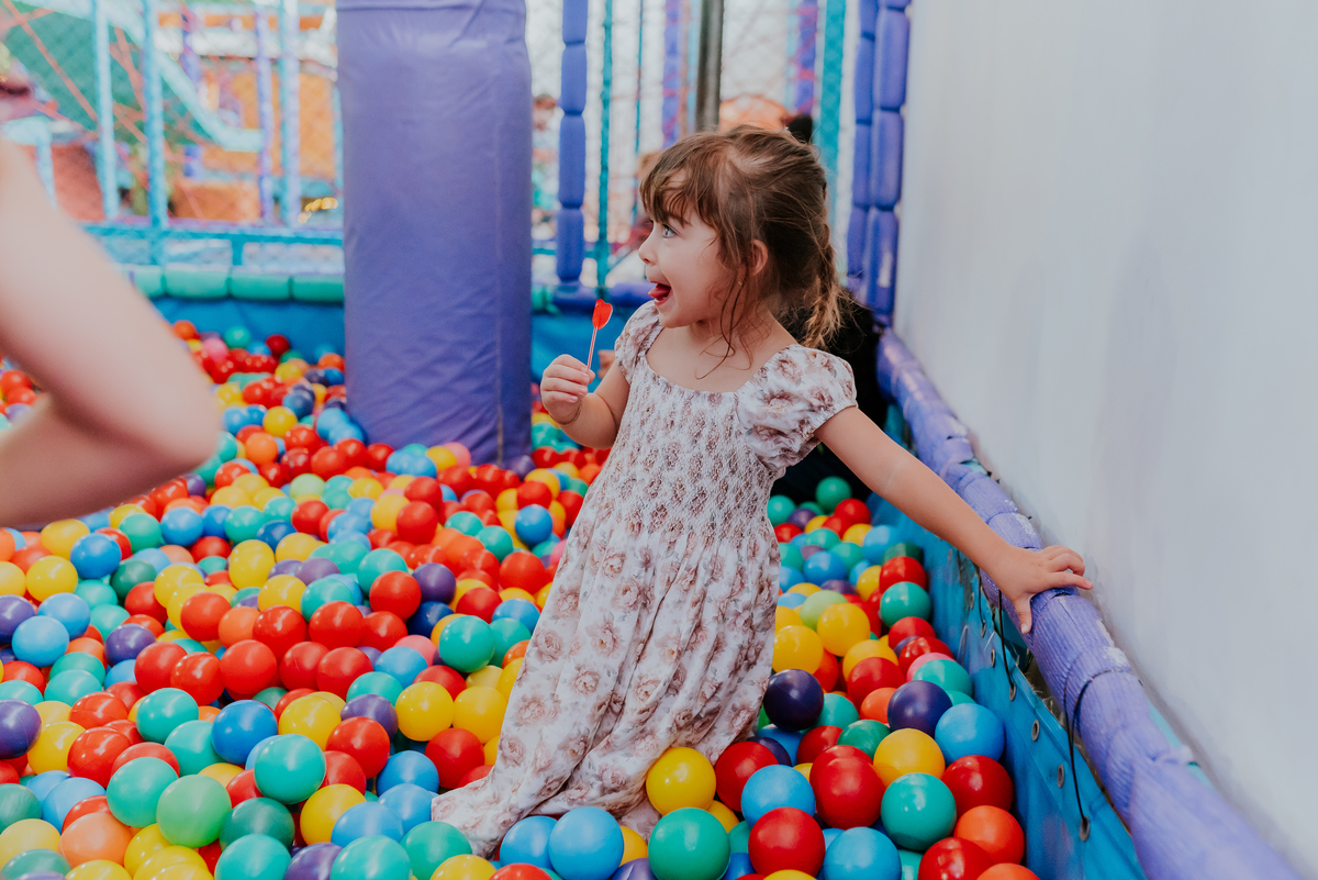 fotografia festa infantil folia encantada Rio de Janeiro barra da Tijuca fotografa de familia 3 irmaos