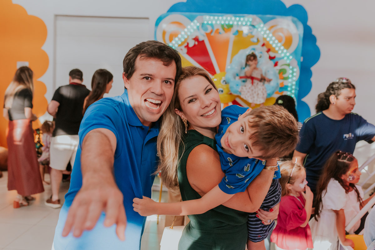 fotografia festa infantil folia encantada Rio de Janeiro barra da Tijuca fotografa de familia 3 irmaos