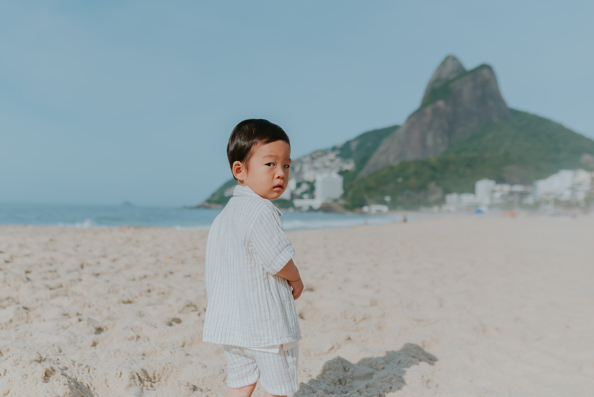 fotografia ensaio familia externo praia Leblon Ipanema Rio de Janeiro fotografa bruna Guerson japoneses orientais 