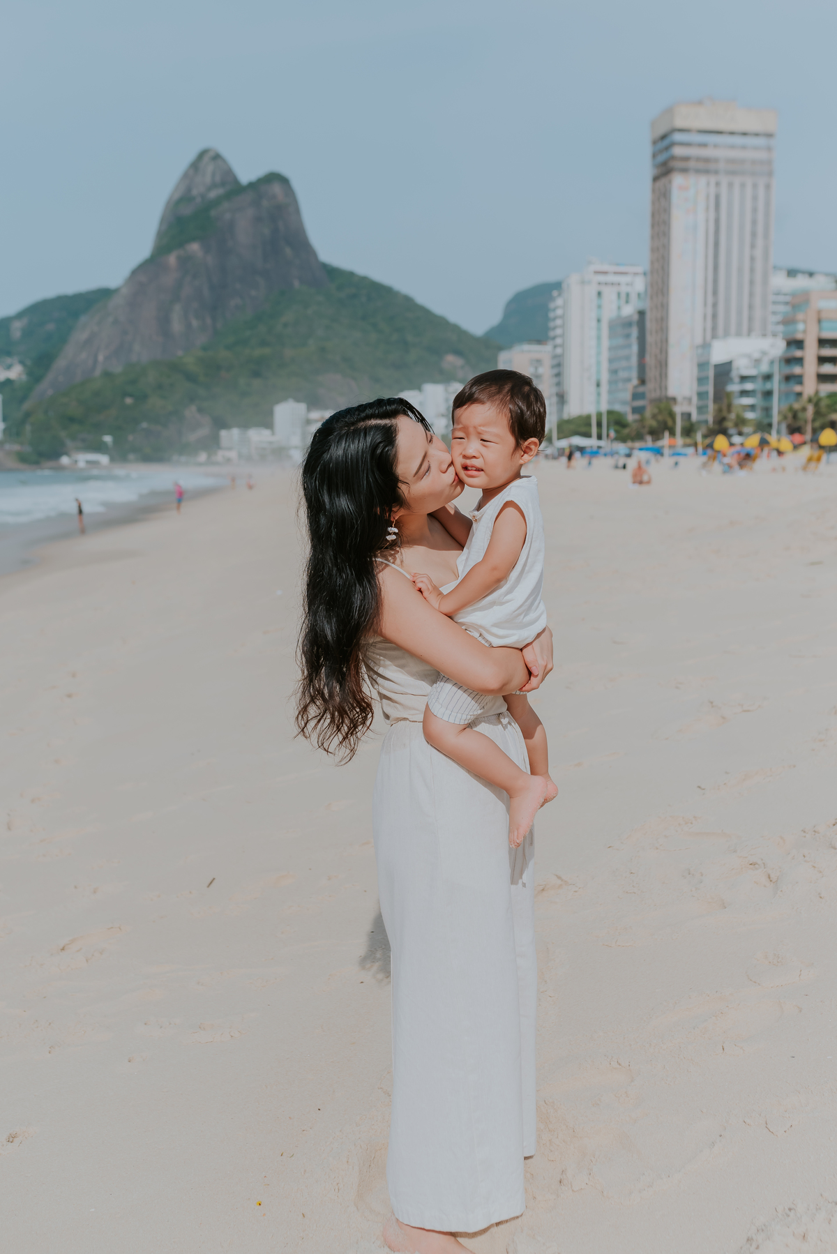 fotografia ensaio familia externo praia Leblon Ipanema Rio de Janeiro fotografa bruna Guerson japoneses orientais 