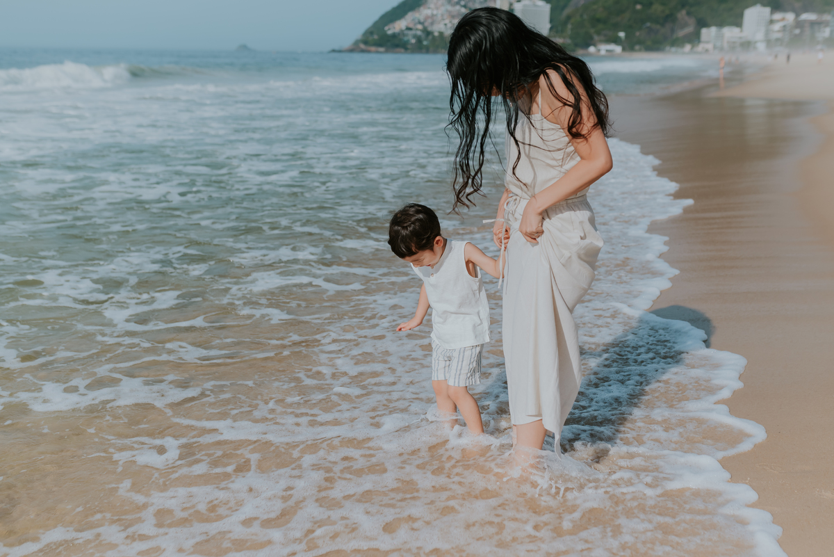 fotografia ensaio familia externo praia Leblon Ipanema Rio de Janeiro fotografa bruna Guerson japoneses orientais 
