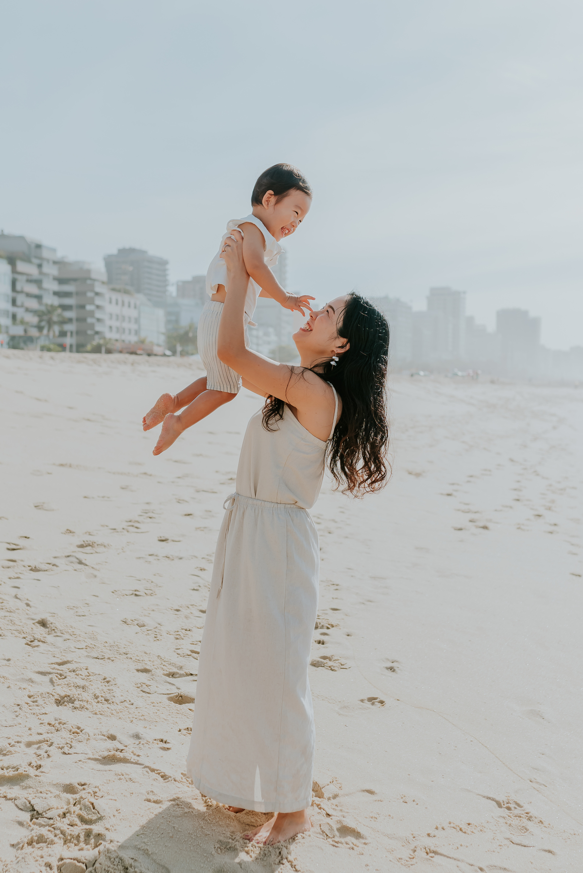 fotografia ensaio familia externo praia Leblon Ipanema Rio de Janeiro fotografa bruna Guerson japoneses orientais 