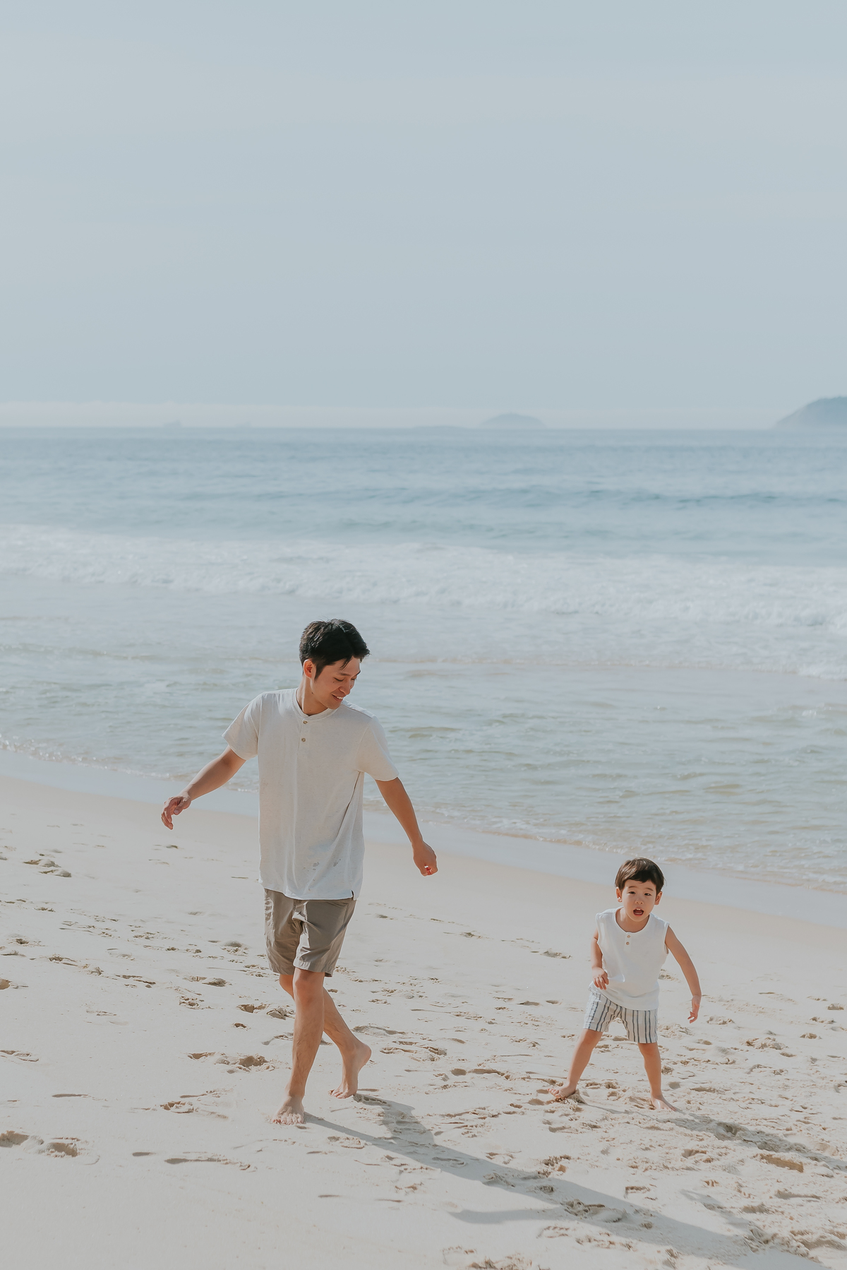 fotografia ensaio familia externo praia Leblon Ipanema Rio de Janeiro fotografa bruna Guerson japoneses orientais 