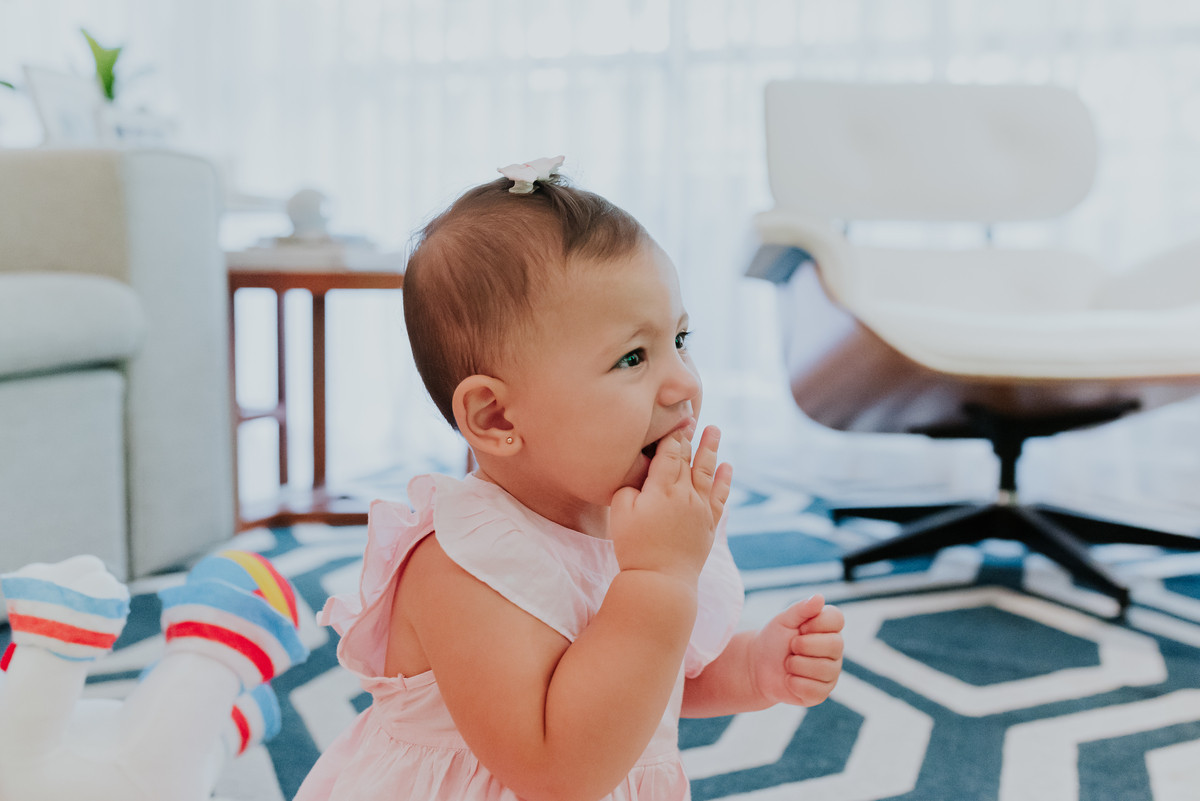 fotografa familia ensaio em casa acompanhamento trimestral bebe Cecilia fotografia Rio de Janeiro 