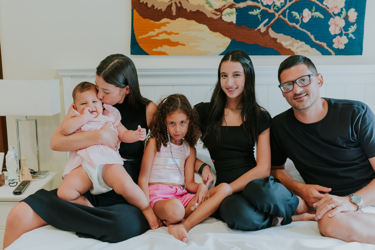 fotografa familia ensaio em casa acompanhamento trimestral bebe Cecilia fotografia Rio de Janeiro 