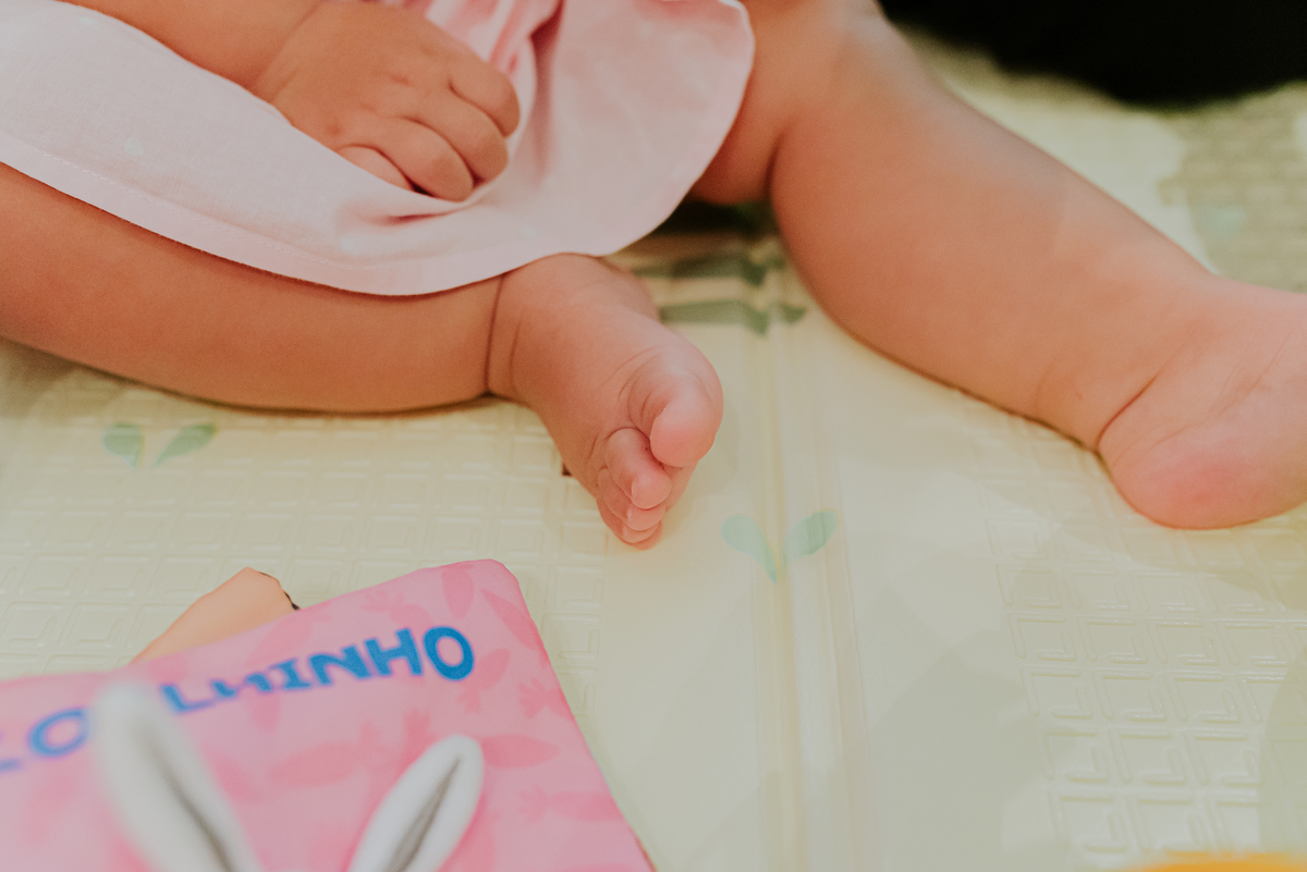 fotografa familia ensaio em casa acompanhamento trimestral bebe Cecilia fotografia Rio de Janeiro 