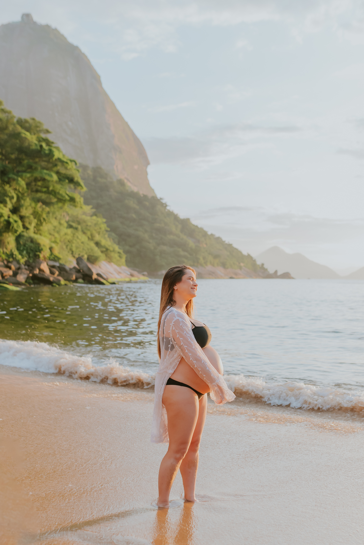 fotografia ensaio gestante externo nascer do sol praia vermelha urca rio de janeiro fotografa familia bruna Guerson 