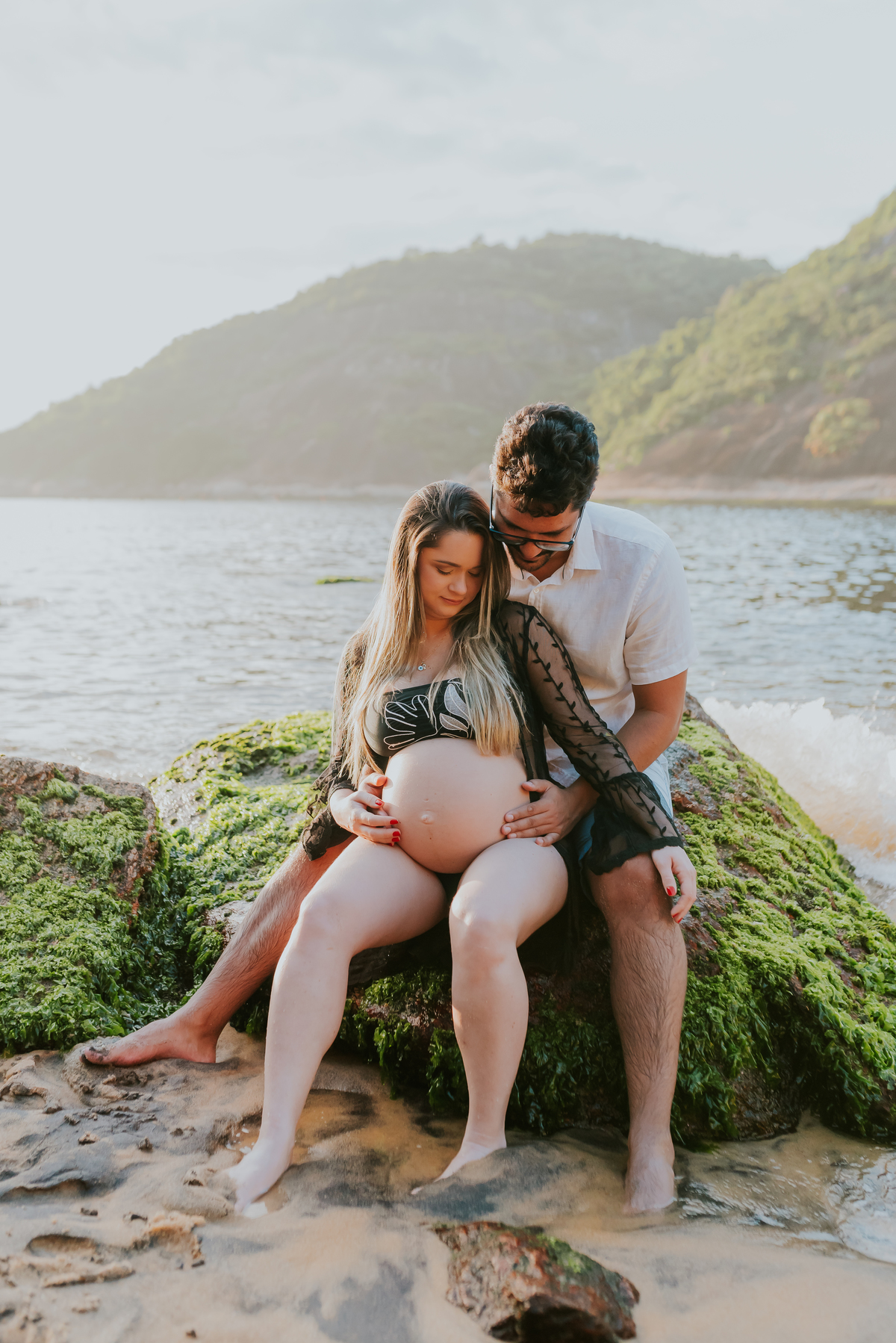 fotografia ensaio gestante externo nascer do sol praia vermelha urca rio de janeiro fotografa familia bruna Guerson 